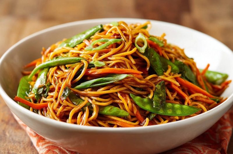 Asiatische Wok-Nudeln mit knackigem Gemüse