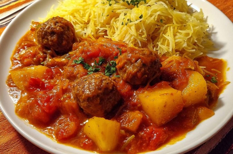 Hackbällchen-Eintopf mit Kartoffeln und Duftreis