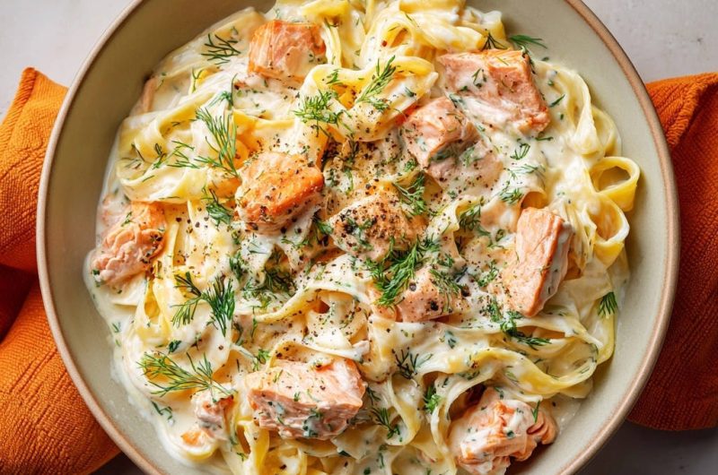 Cremige Lachs-Tagliatelle