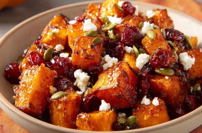 Karamellisierter Ofenkürbis mit Cranberry und Feta