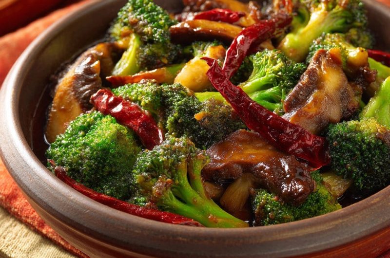 Scharfes Wok-Brokkoli mit Shiitake