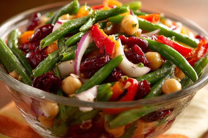 Sommerlicher Bohnen-Kichererbsen-Salat