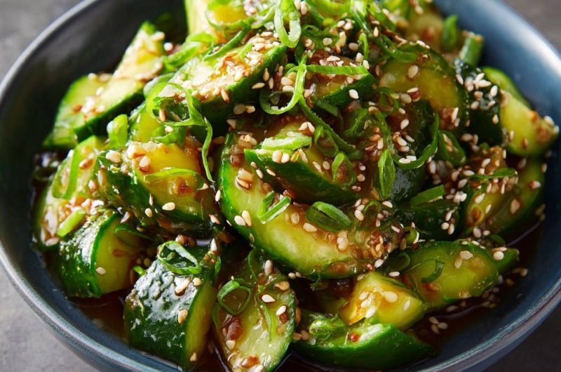 Asiatischer Gurkensalat