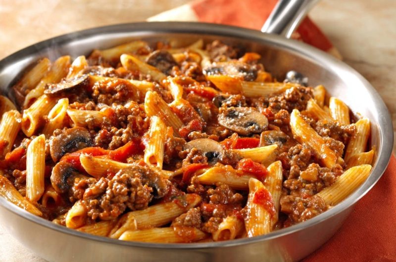 Nudelpfanne mit Hack und Pilzen