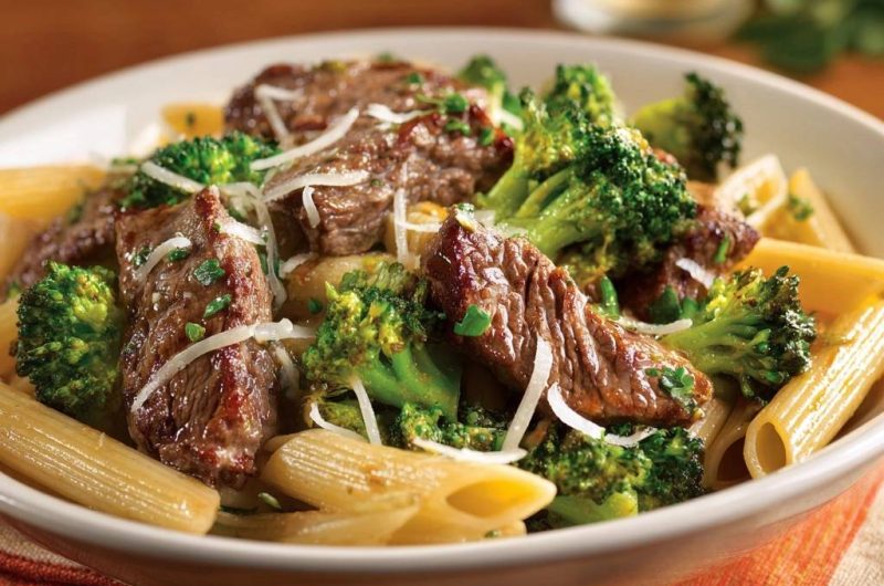 Saftiger Rindfleisch-Rigatoni mit Brokkoli