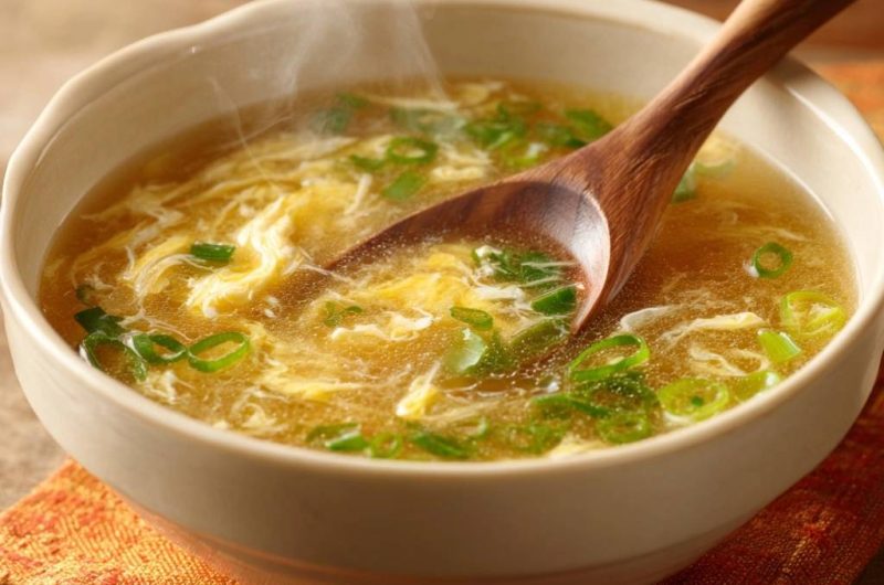 Eierblumensuppe (Nie wieder klumpige Eierfäden!)