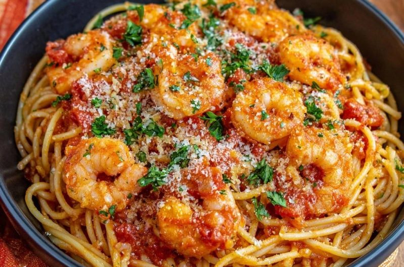 Garnelen-Spaghetti in Tomatensoße