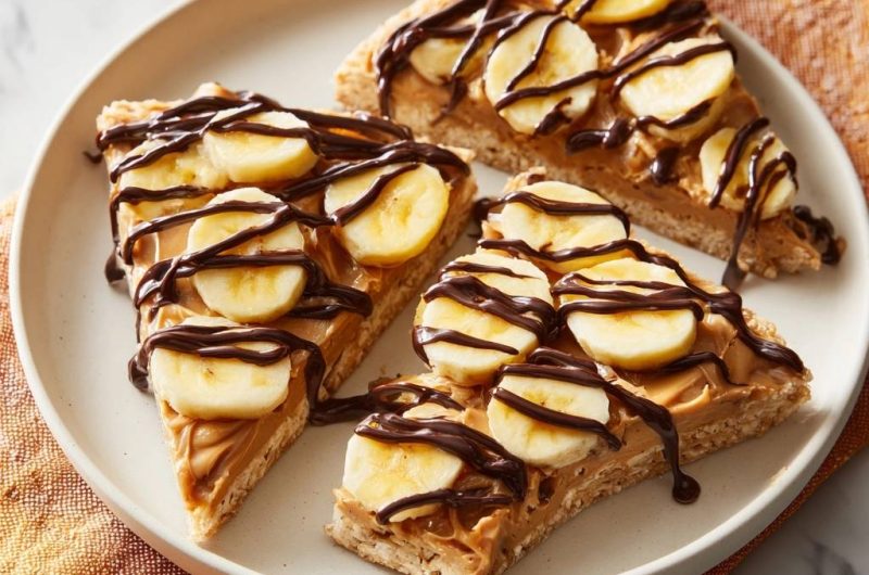 Knusprige Erdnussbutter-Bananen-Schoko-Pizza