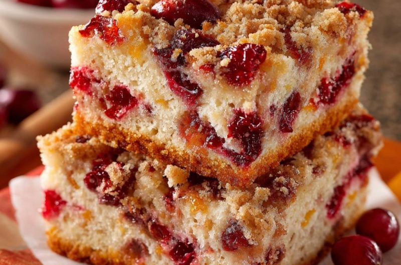 Knuspriger Cranberry-Streuselkuchen