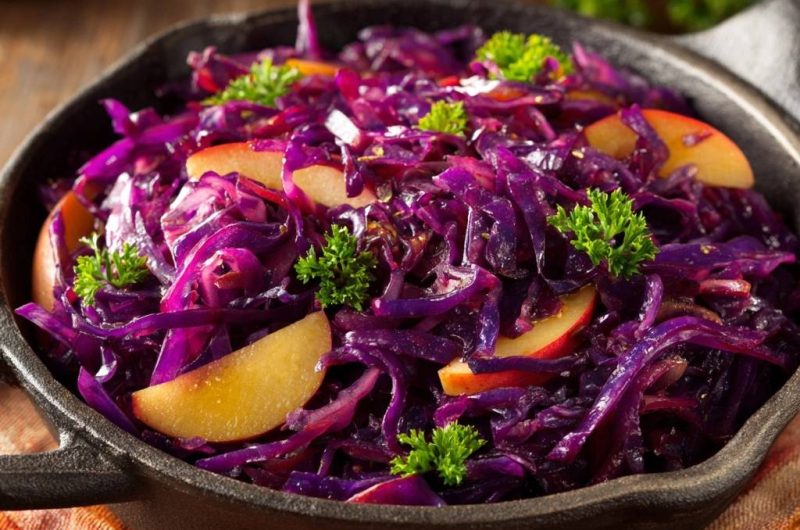 Saftiger Apfel-Rotkohl