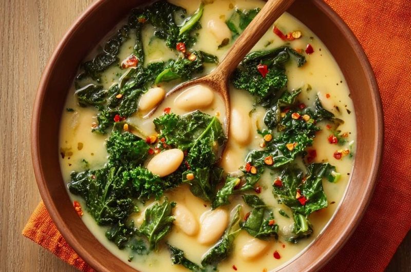 Cremige Grünkohl-Bohnensuppe