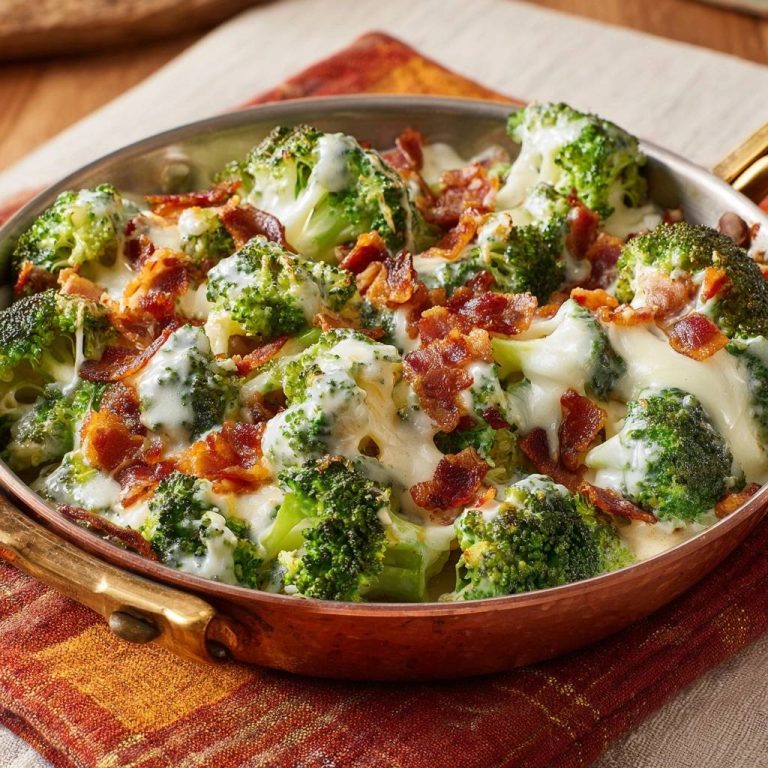 Cremiger Brokkoli mit Bacon und Käse – Rezept