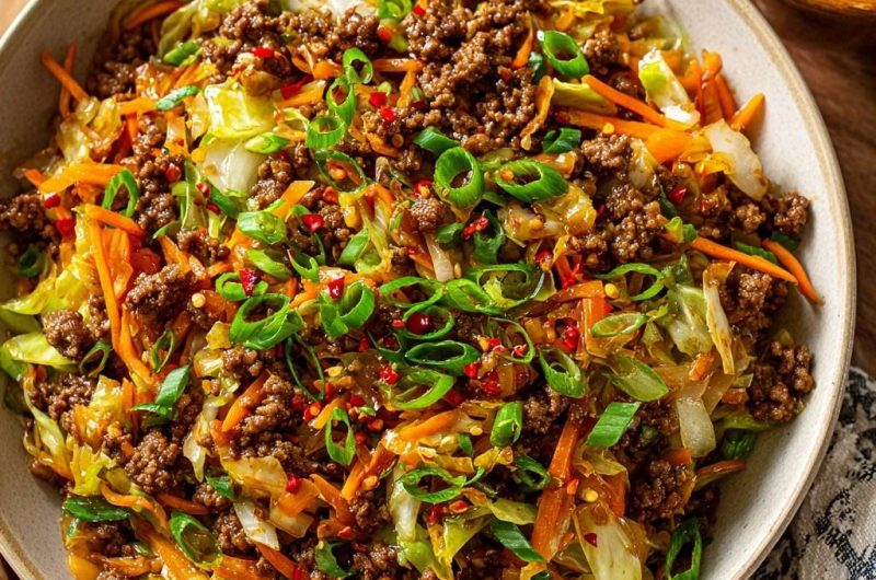 Asiatische Chinakohl-Hack-Pfanne