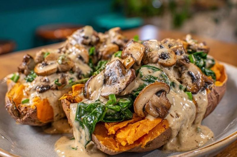 Cremige Pilz-Spinat-Süßkartoffeln