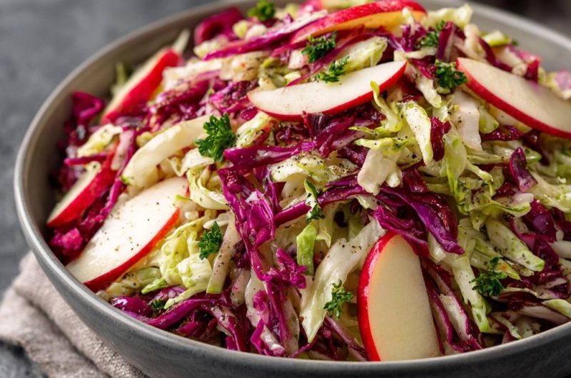 Knackiger Apfel-Rotkohl-Salat (Keine wässrige Pfütze mehr!)