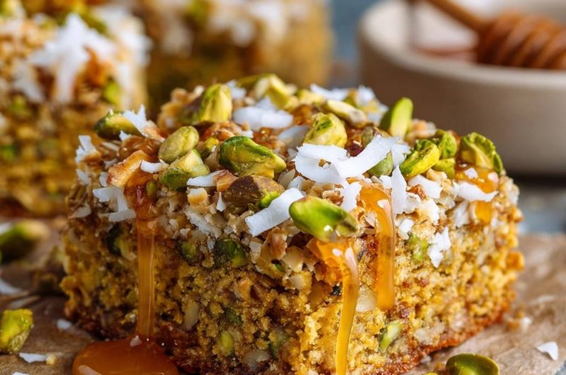 Saftige Pistazien-Kokos-Schnitten