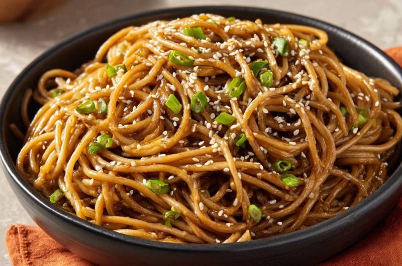 Saftige Sesam-Soja-Nudeln