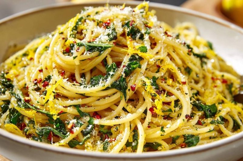 Zitronen-Knoblauch-Spaghetti mit Spinat