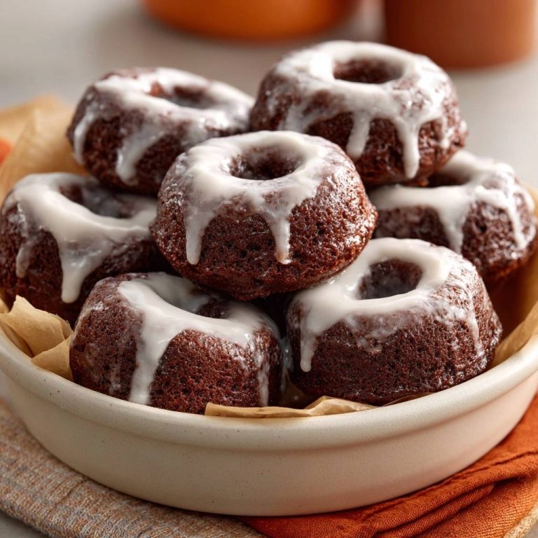 Saftige Schokoladen-Mini-Gugelhupfe: Das Geheimnis gegen Trockenheit