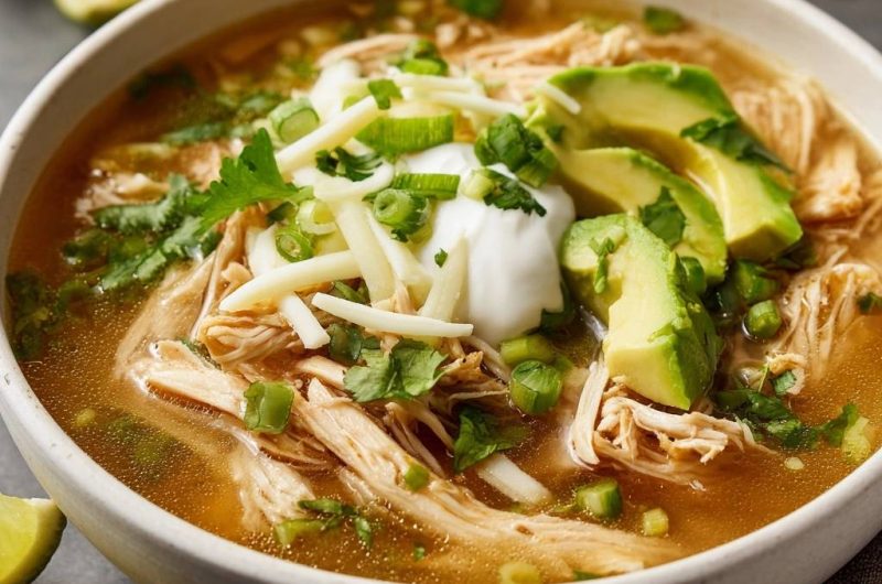 Würzige Limetten-Hähnchensuppe