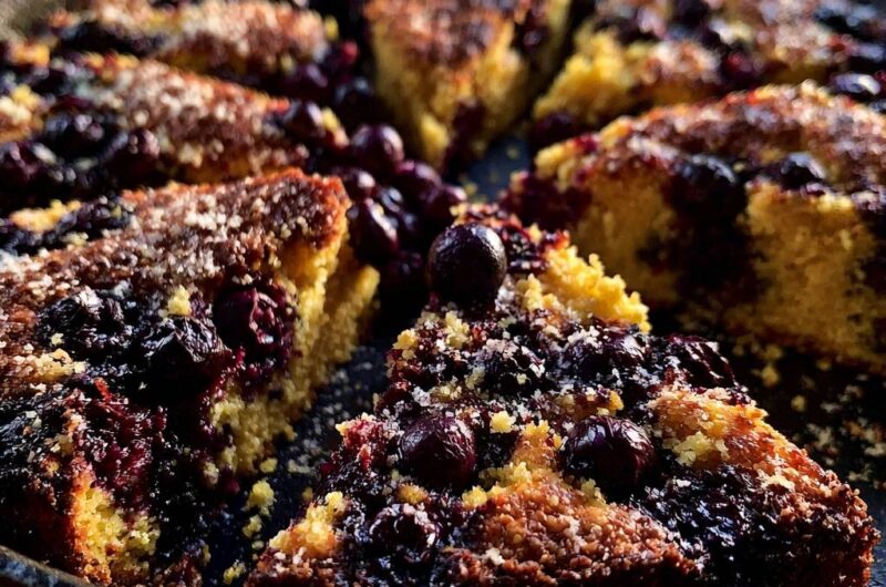 Saftiger Blaubeer-Maiskuchen aus der Pfanne